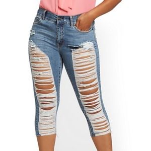 Women's Curvy High Waisted Sculpting Capri Jeans